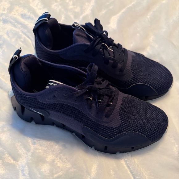 Reebok Deep Blue Mesh Sneakers - Picture 2 of 9